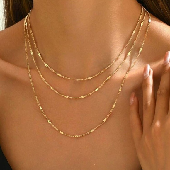 Jewelry - Gold 1pc Layered Chain Necklace